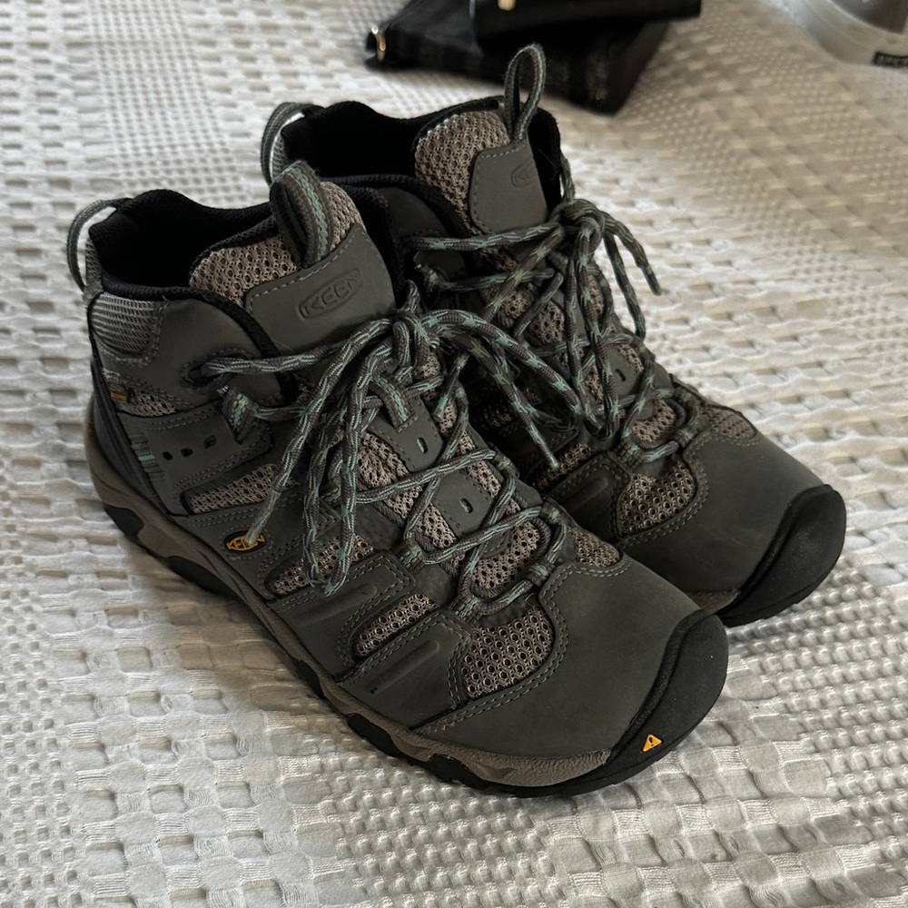 Keen Charcoal Outdoor Boots